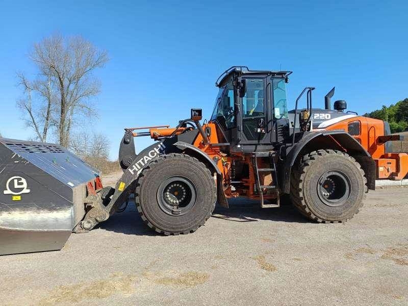 Hitachi ZW220-7