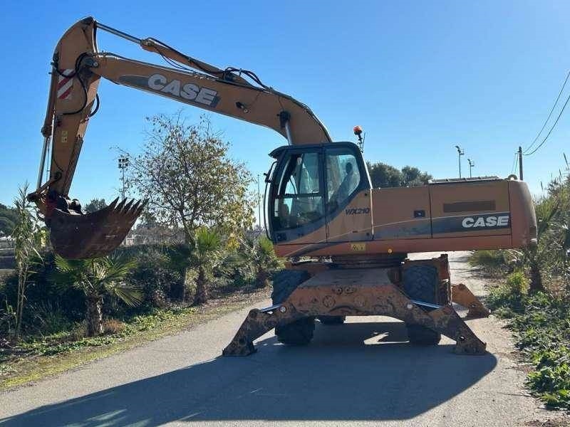 CASE WX210