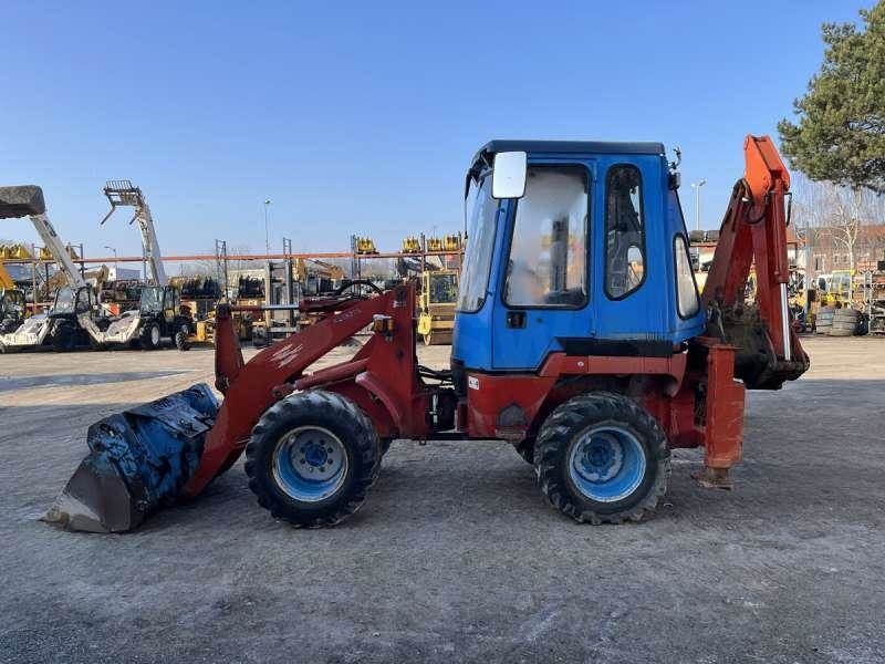 Kubota R520