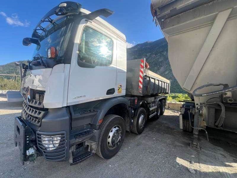 Mercedes-Benz AROCS 3253 8X4