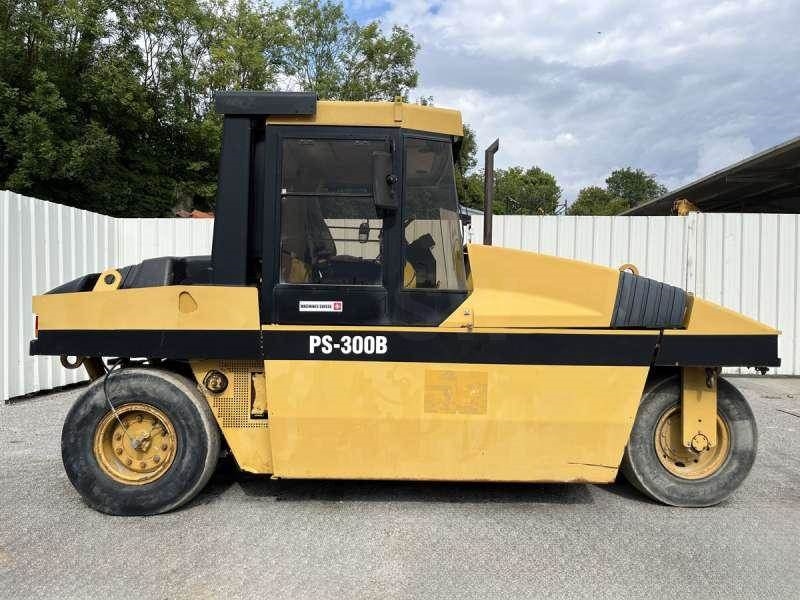CAT PS300B