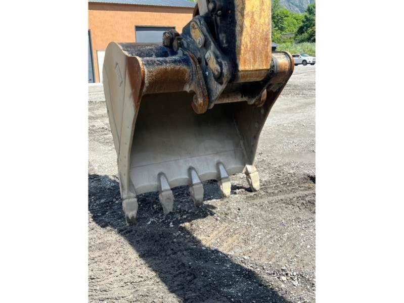 CAT 330F LN