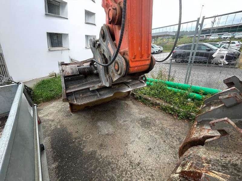 Hitachi ZX225USLC-3