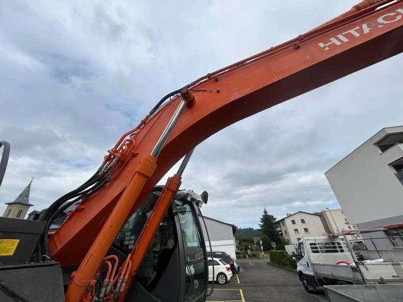 Hitachi ZX225USLC-3