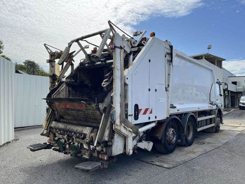 Mercedes-Benz AXOR 2533