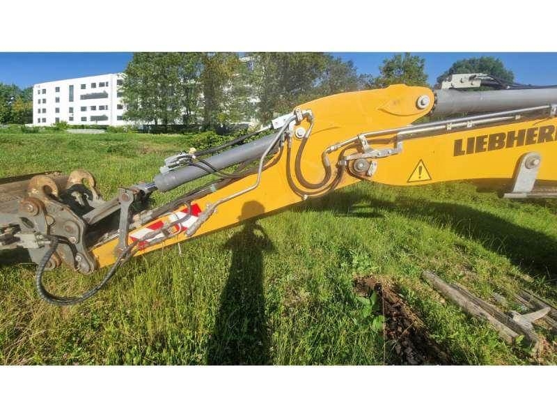 Liebherr A912 COMPACT