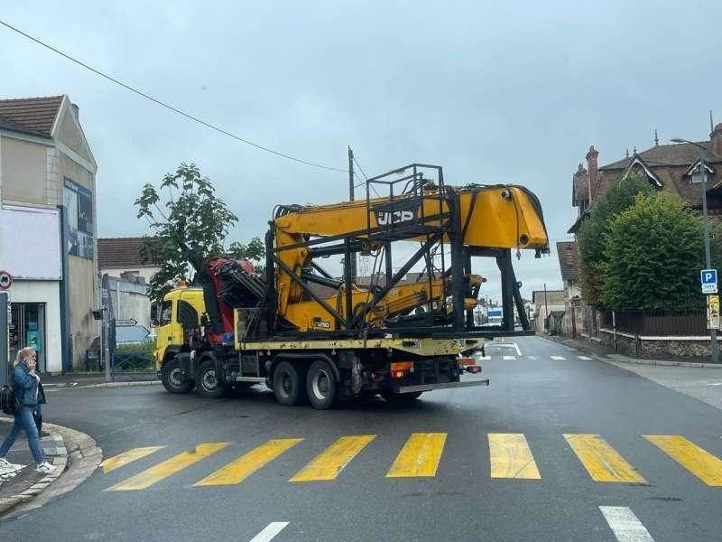 JCB JS360