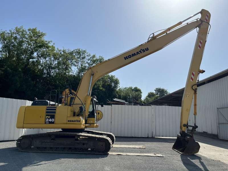 Komatsu PC240LC-10