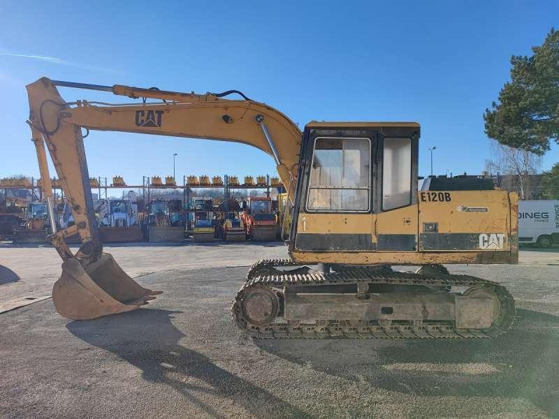 CAT E120B