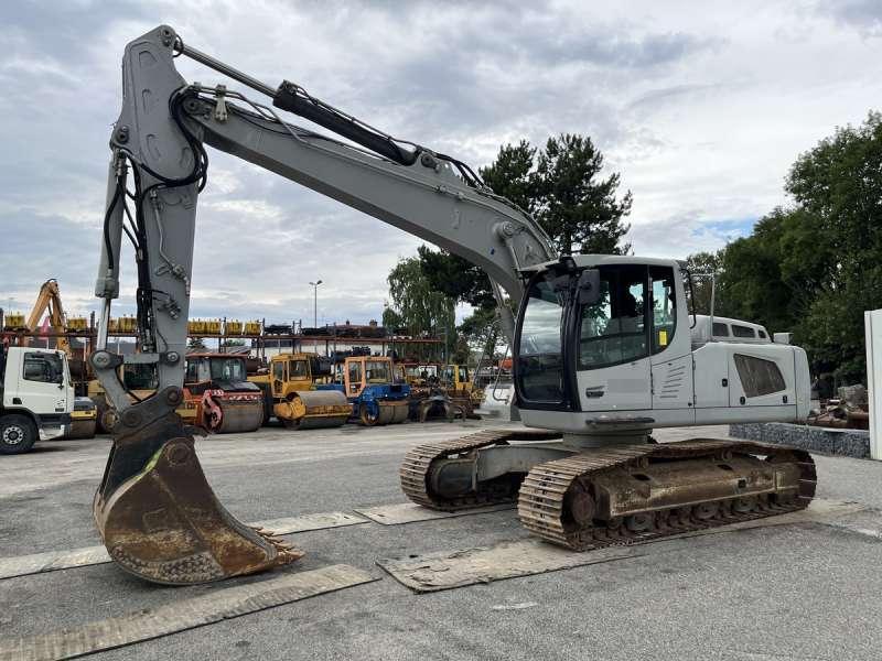 Liebherr R922LC