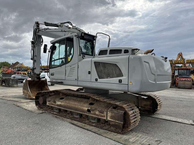 Liebherr R922LC