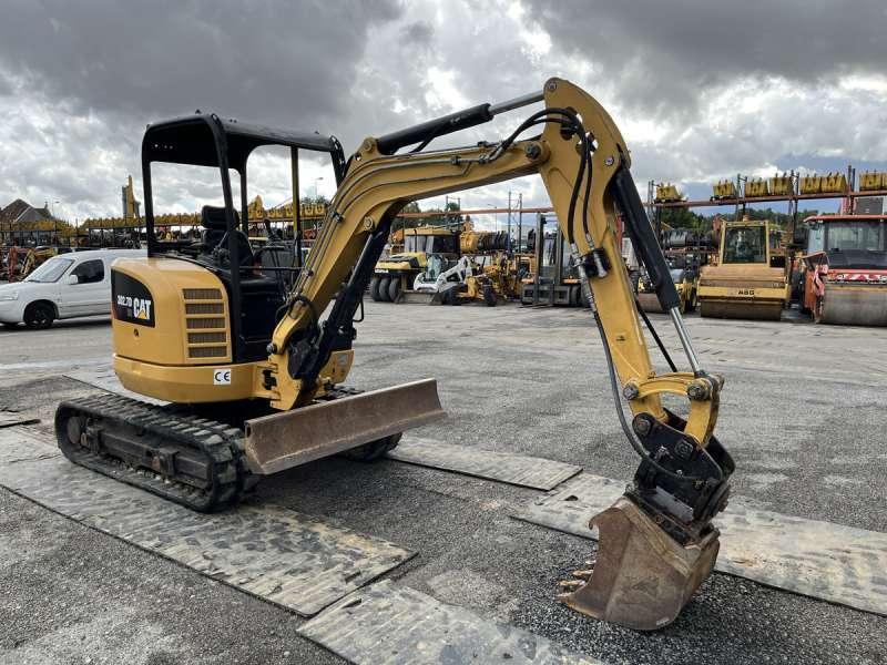CAT 302.7DCR