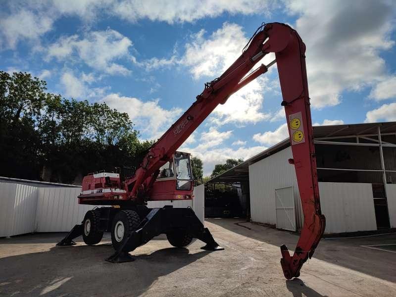 Liebherr A942