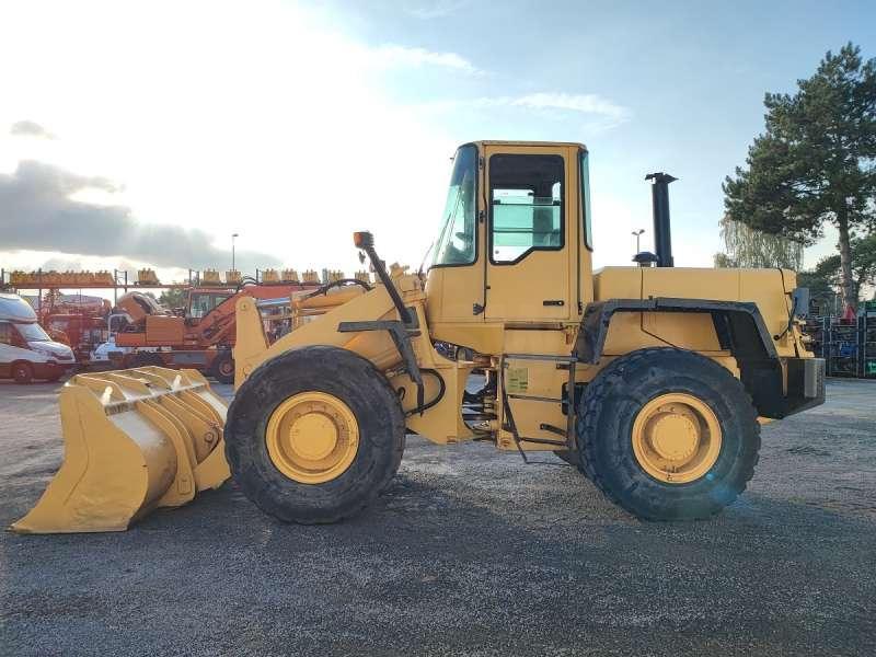 Komatsu WA270-3
