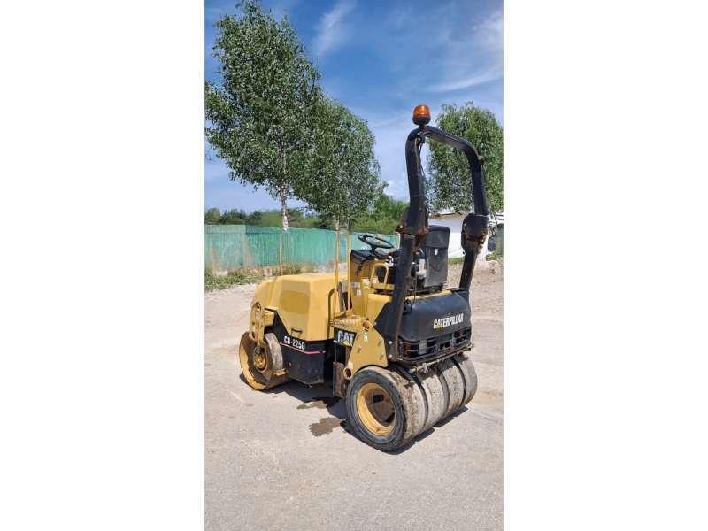 CAT CB225D