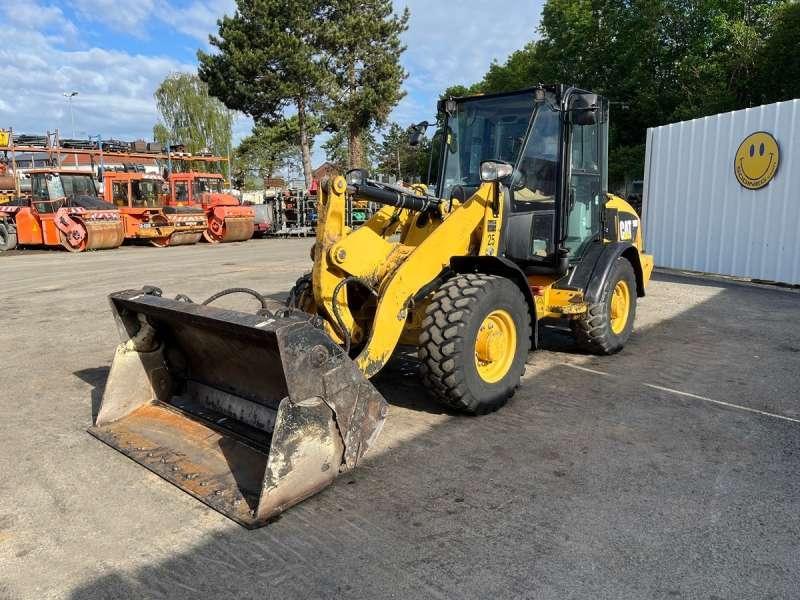 CAT 906H