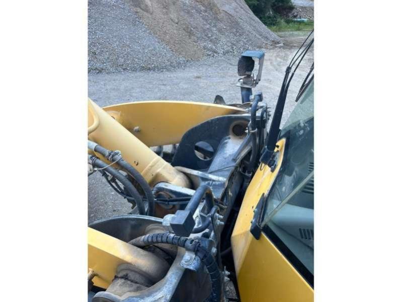 Komatsu WA320-7