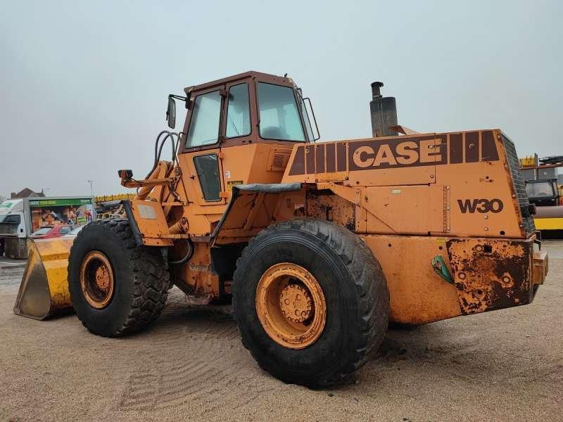 CASE W30