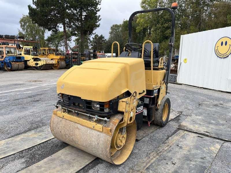 CAT CB225D