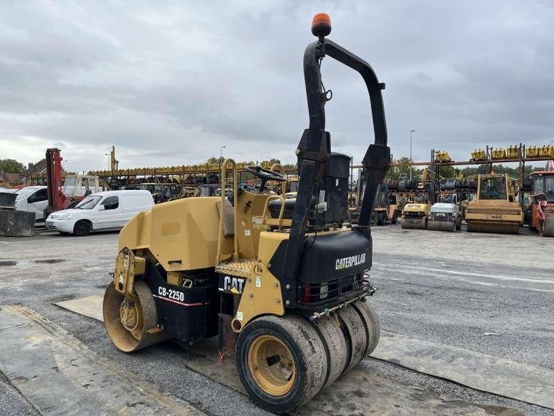 CAT CB225D
