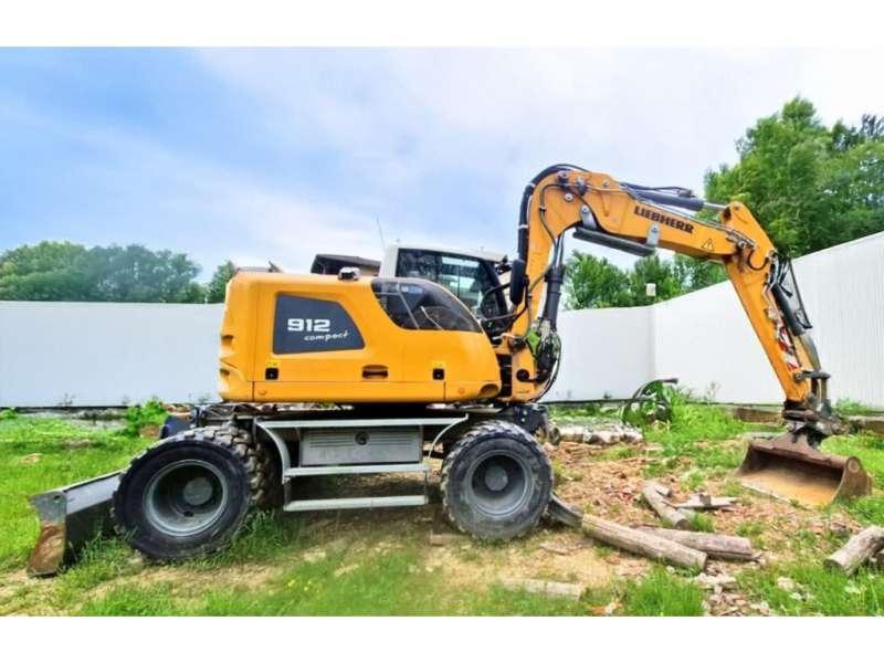 Liebherr A912 COMPACT