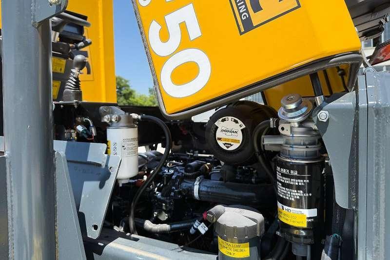 NC ENGINEERING SW5550-B