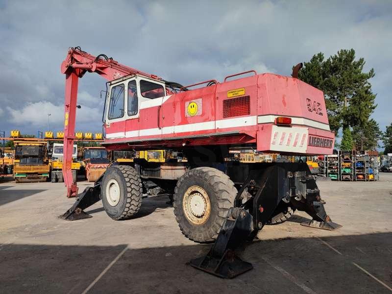 Liebherr A942