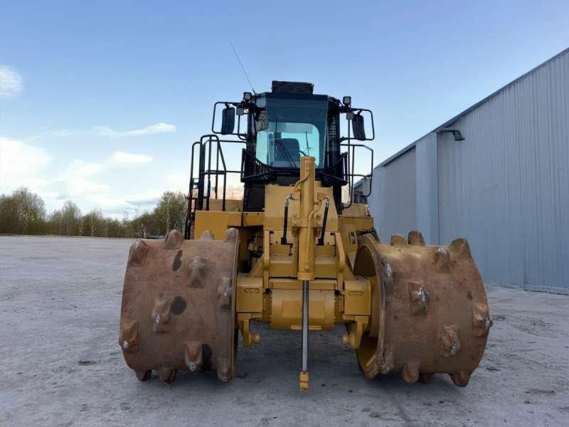 CAT 816F2