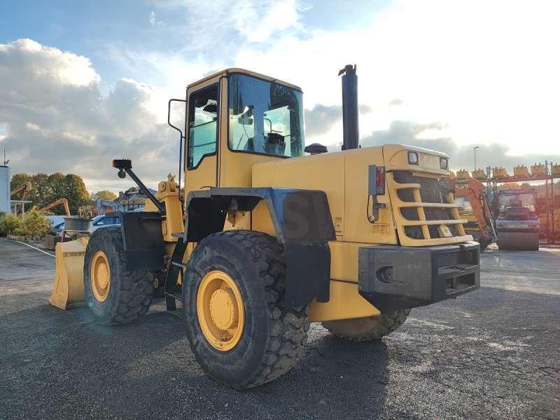 Komatsu WA270-3