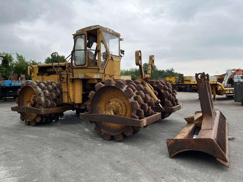 CAT 825 + porte engins