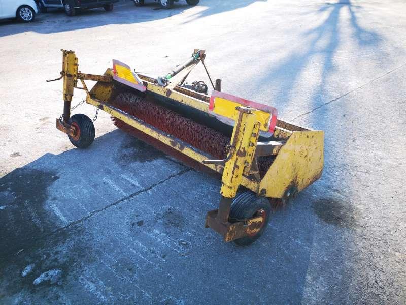 [Other] AUTRE BALAIS 3 POINTS