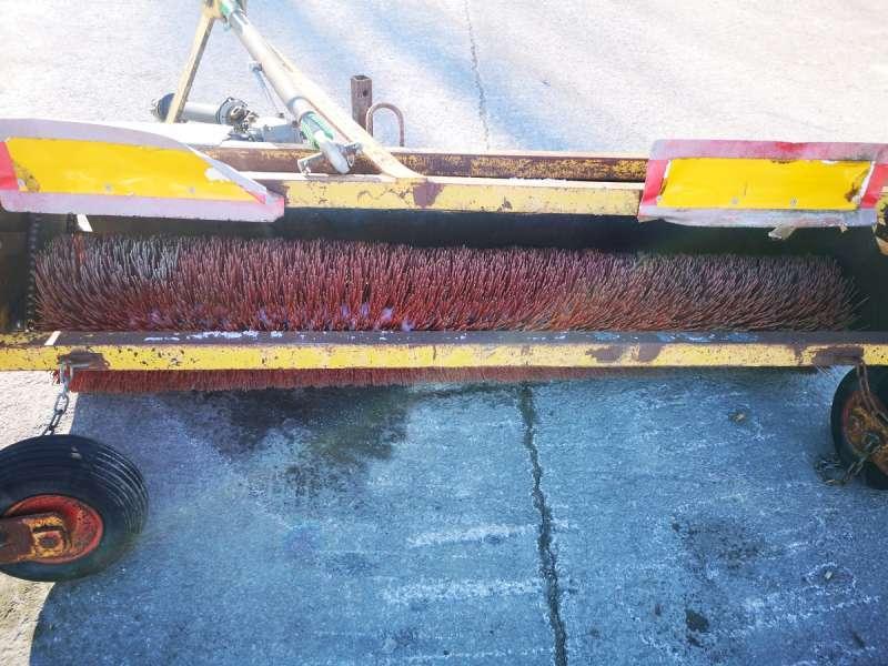 [Other] AUTRE BALAIS 3 POINTS