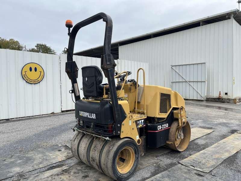 CAT CB225D