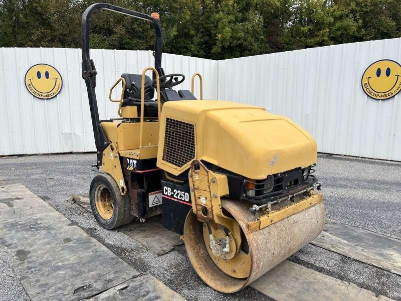 CAT CB225D