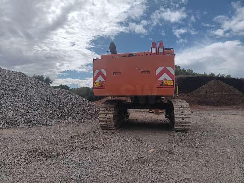 Hitachi ZX690LCR-7