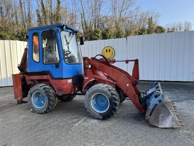 Kubota R520