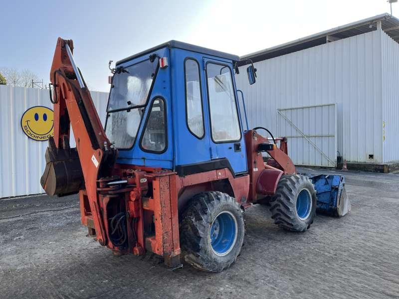 Kubota R520