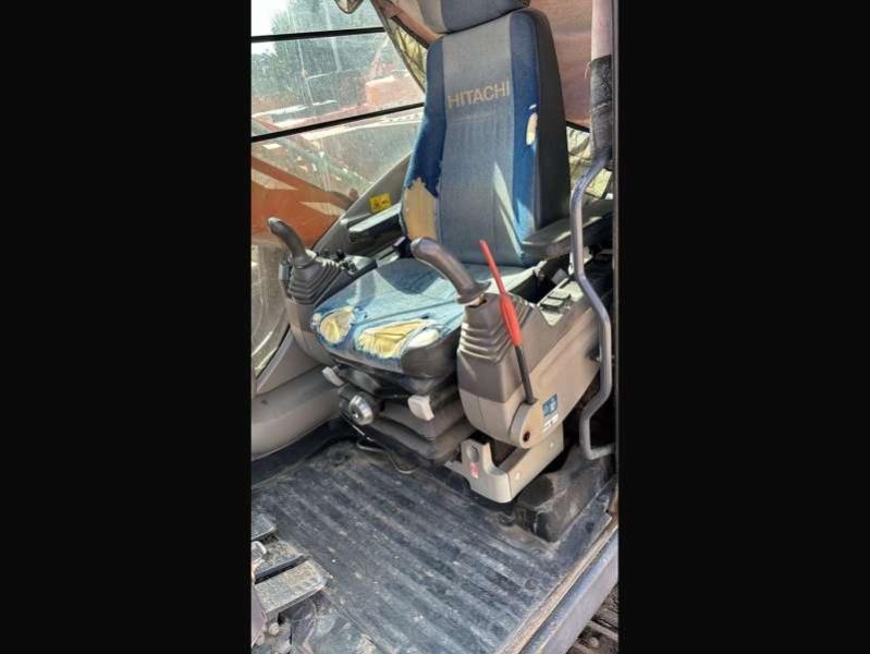 Hitachi ZX210LC-3