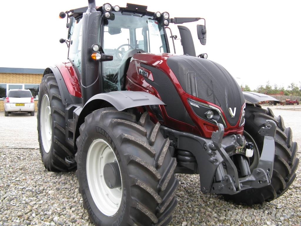 Valtra T 234 VERSU FARVE RØD METAL Tractors, Year of manufacture