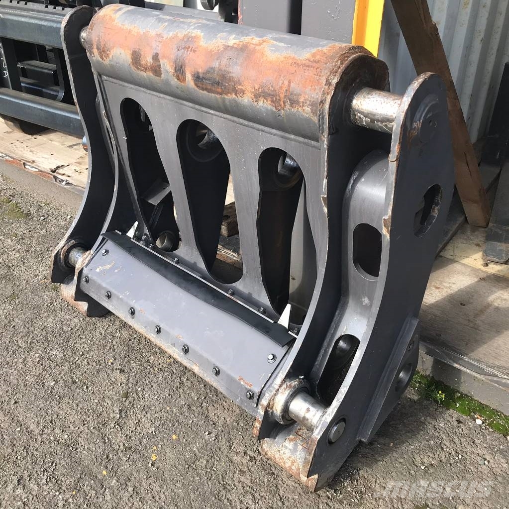 Volvo L220G Quick hitch, Doncaster, RoyaumeUni d'occasion attache