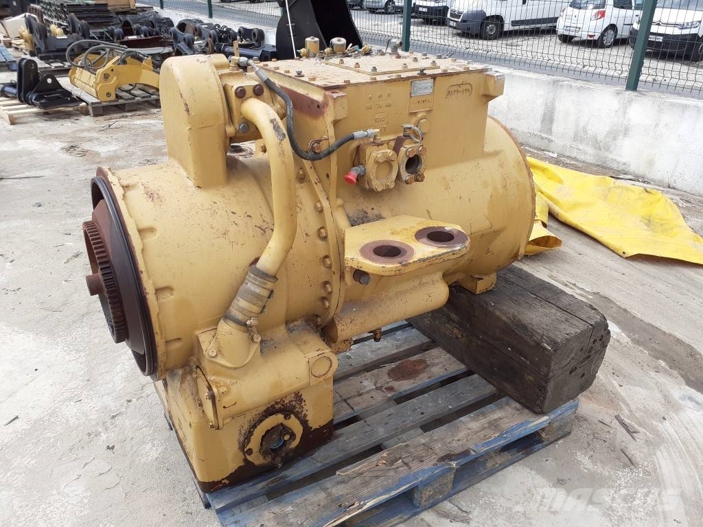 Caterpillar TRANSMISSÃO 740, Prior Velho (Loures), Lisboa, Portugal d