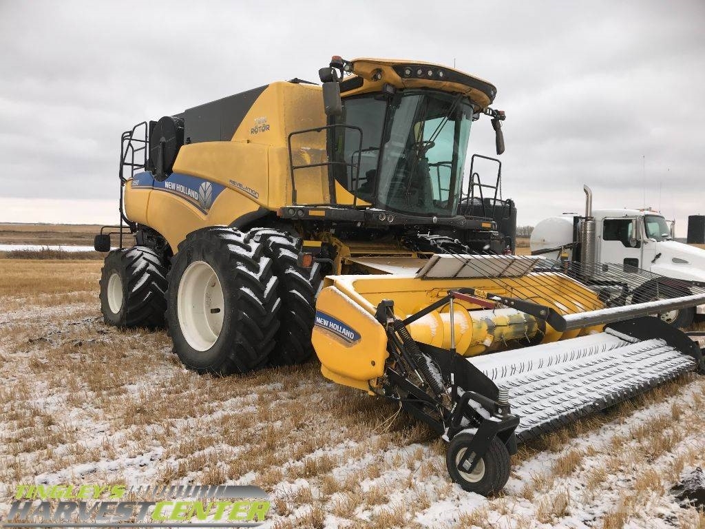 New Holland CR9.90, 2018, LLOYDMINSTER, Canada Used combine