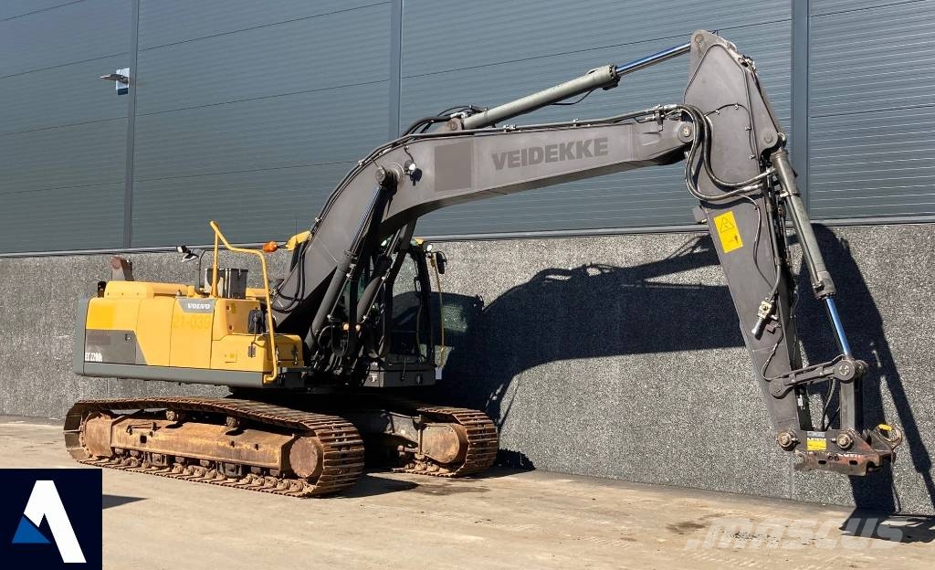 Volvo ec 220 dl