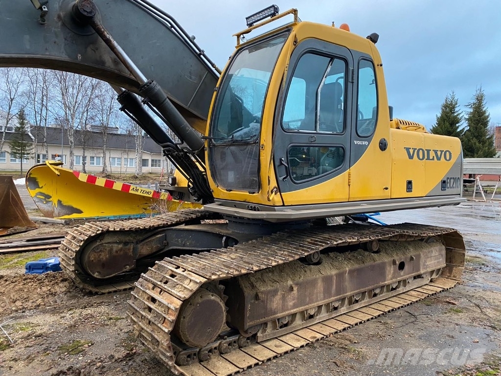 Экскаватор volvo 210
