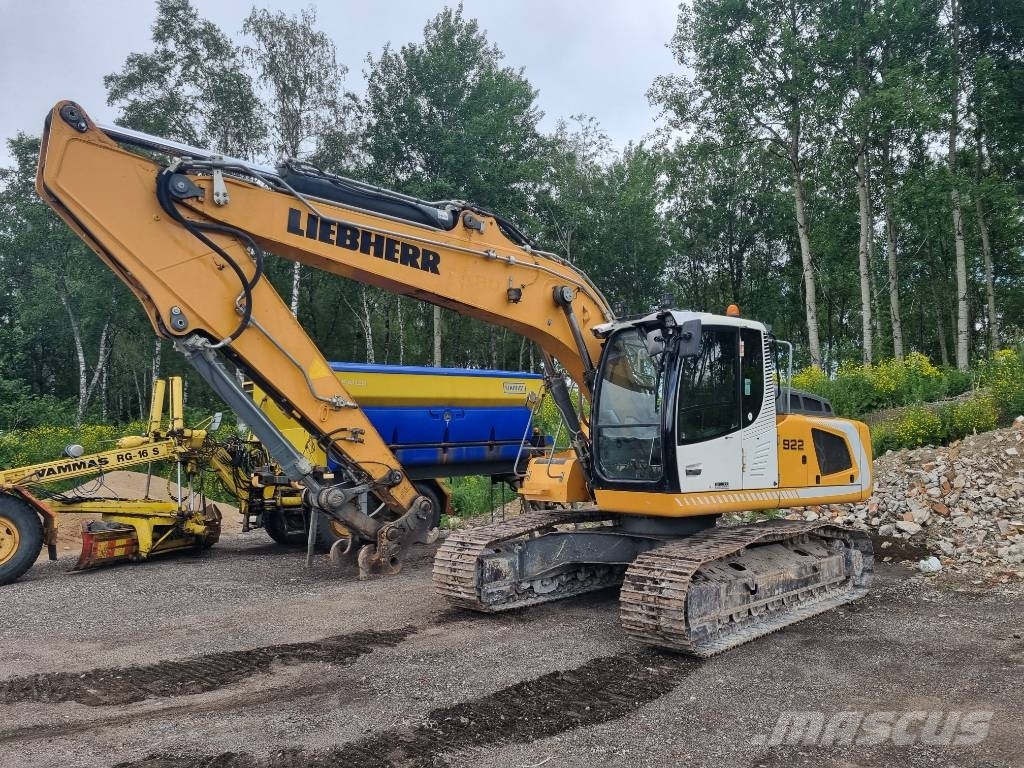 Liebherr R 922 Excavator - Conrad 1:50 Scale Diecast Model #2825