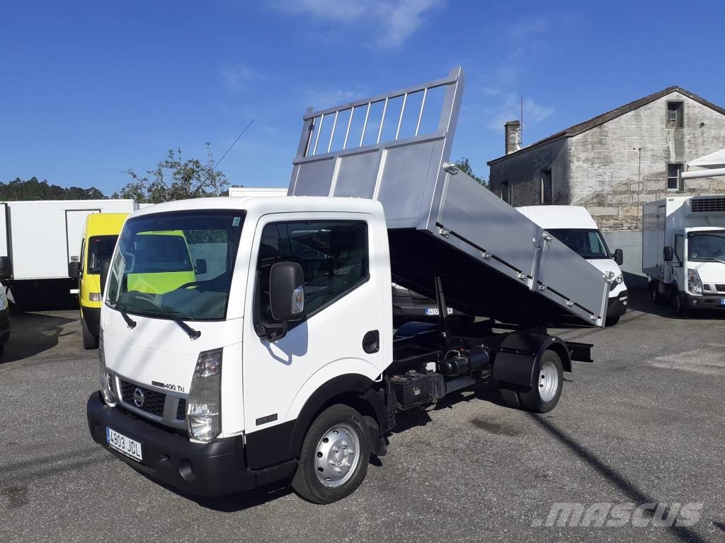 Nissan cabstar 2015