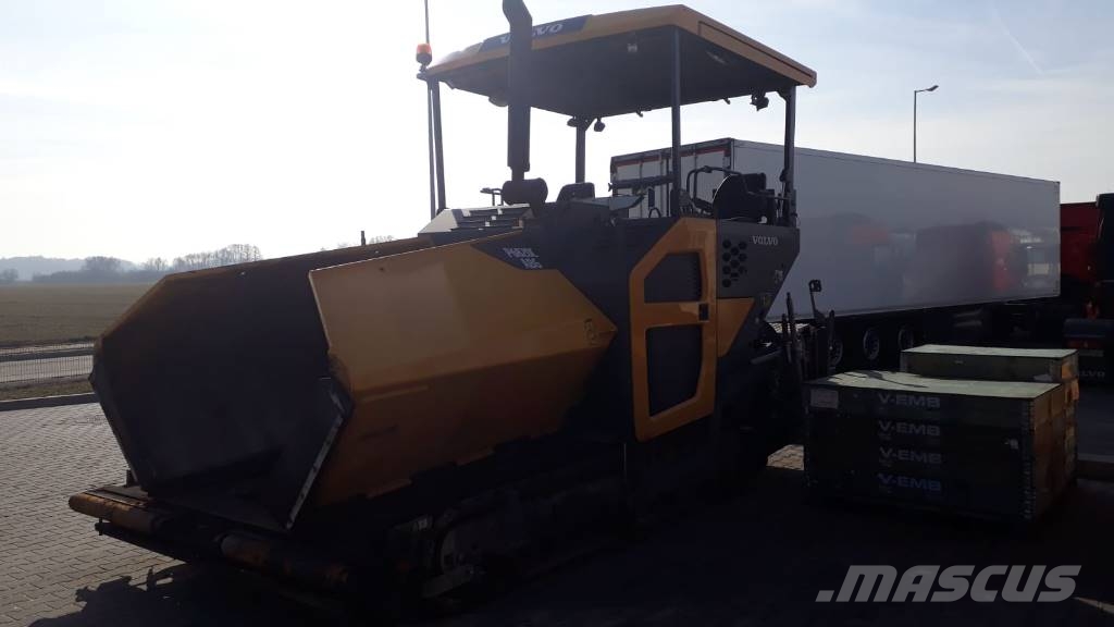 Асфальтоукладчик volvo abg6820