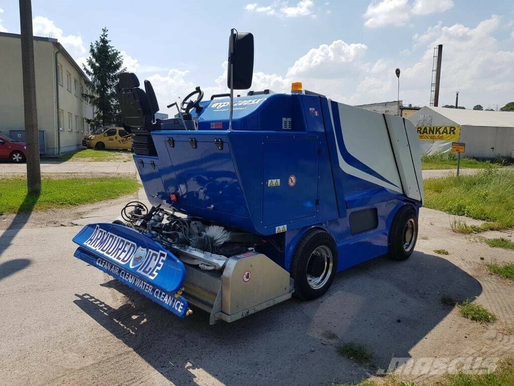 Zamboni заливочная машина