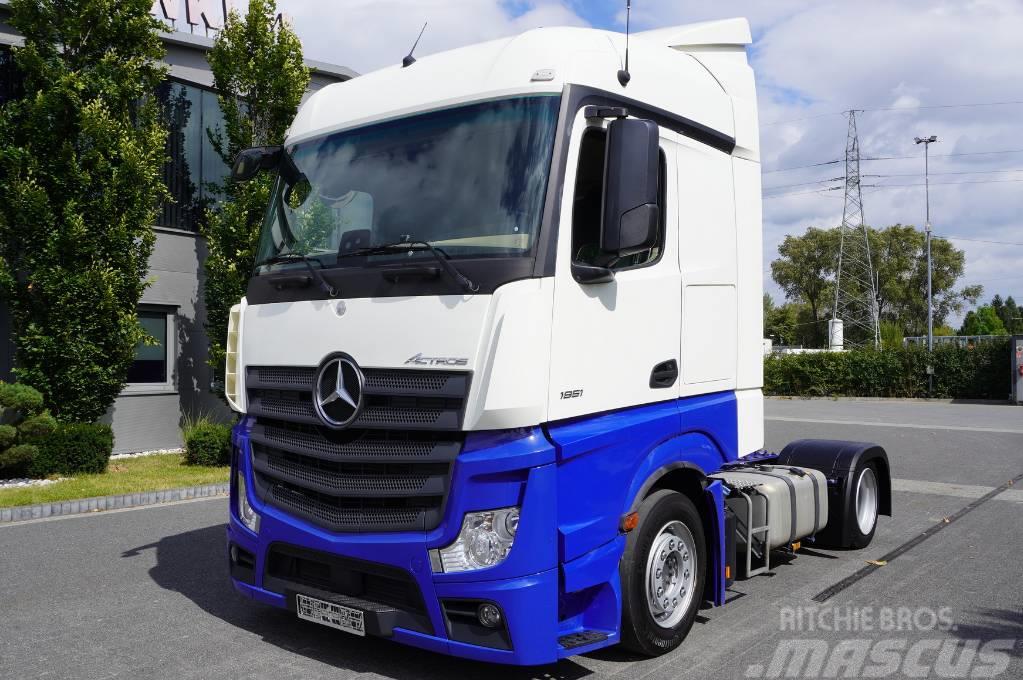 https://st.mascus.com/imagetilewm/product/5899a3f7/mercedes-benz-actros-mp4-1851,65955606.jpg
