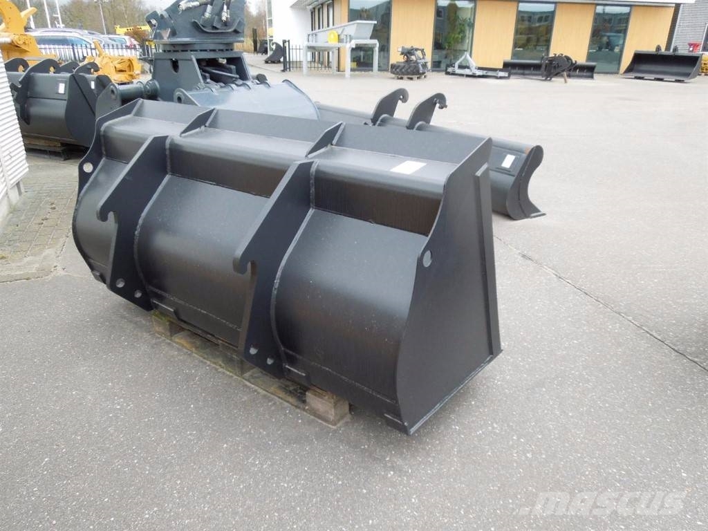 Used loaderbucket125m3210mnew buckets Year 2016 Price 4,122